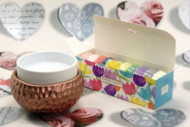 10 Official Yankee Candle Wax Melt Tarts Assorted Fragrances In Hearts Gift Box