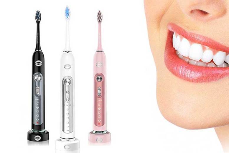 €26.99 instead of €148.39 (from Domo Secret) for a sonic toothbrush with charging dock – choose from three colours and save 82%