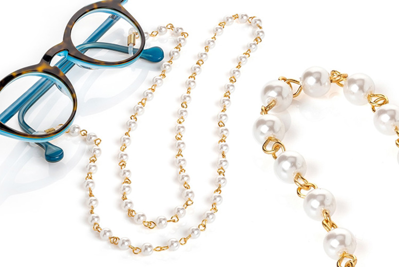 €7.99 instead of €34.96 (from Gemnations) for a gold and white pearl effect glasses strap - save 77%