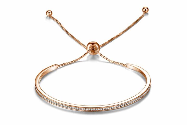 €14 instead of €79.63 (from Your Ideal Gift) for a friendship bracelet made with crystals from Swarovksi®- choose a gold, silver or rose gold colour and save 82%