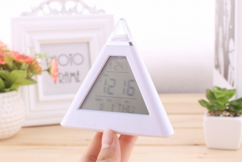 €8.99 instead of €23.99 (from Backtogoo) for a pyramid-shaped LED mood clock - save 63%