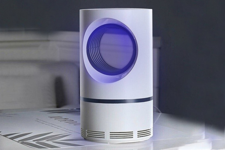 €12.99 instead of €32.71 (from WowWhatWho) for a ByeFly LED bug vacuum - save 60%