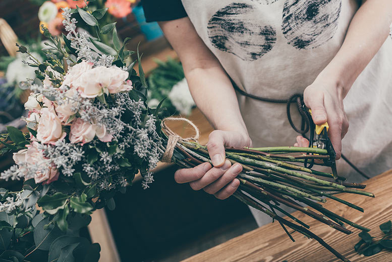 £29 instead of £120 for a flower arrangement workshop for one person at Midas Touch Crafts, £49 for two, or £89 for four - choose from three different locations and save up to 76%