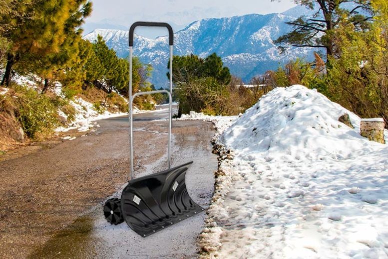 €39.99 instead of €113.14 (from Who Needs Shops) for a heavy-duty snow shovel - save 65%