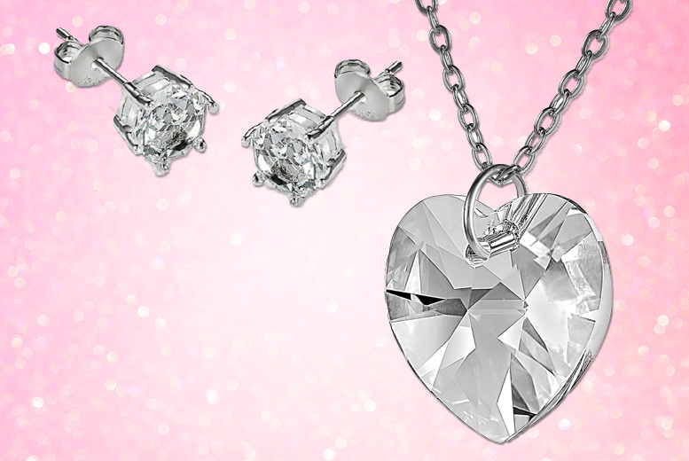 €14 instead of €149.08 (from Gemnations) for a crystal heart pendant set - save 91%
