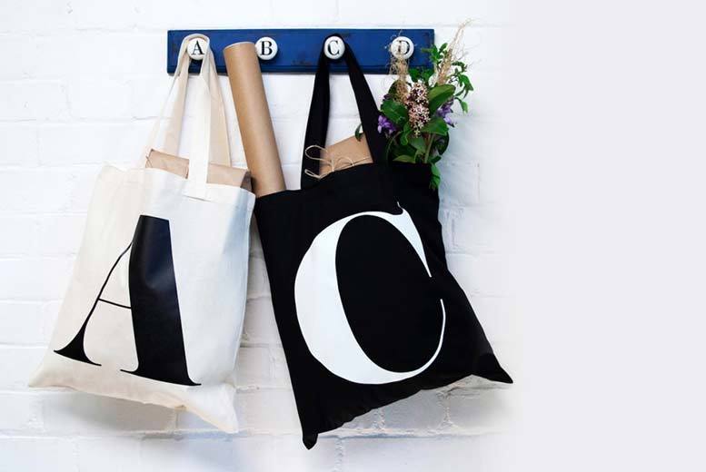 €4.99 instead of €14.87 (from Personalised Gifts Market) for a personalised initial tote bag - choose from six colours and save 66%
