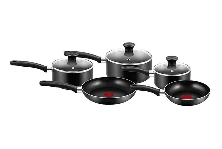€44 instead of €77.60 (from Elite Housewares) for an eight-piece Tefal non-stick cooking set - save 43%